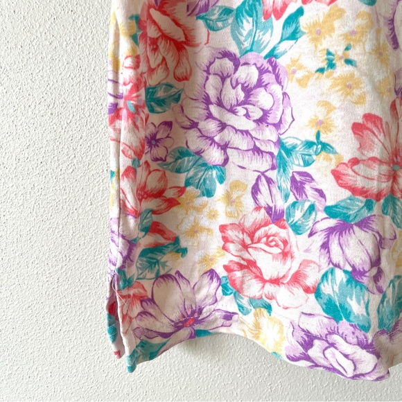 Vintage Pastel Floral Scoop Neck T-Shirt - Picture 5 of 13